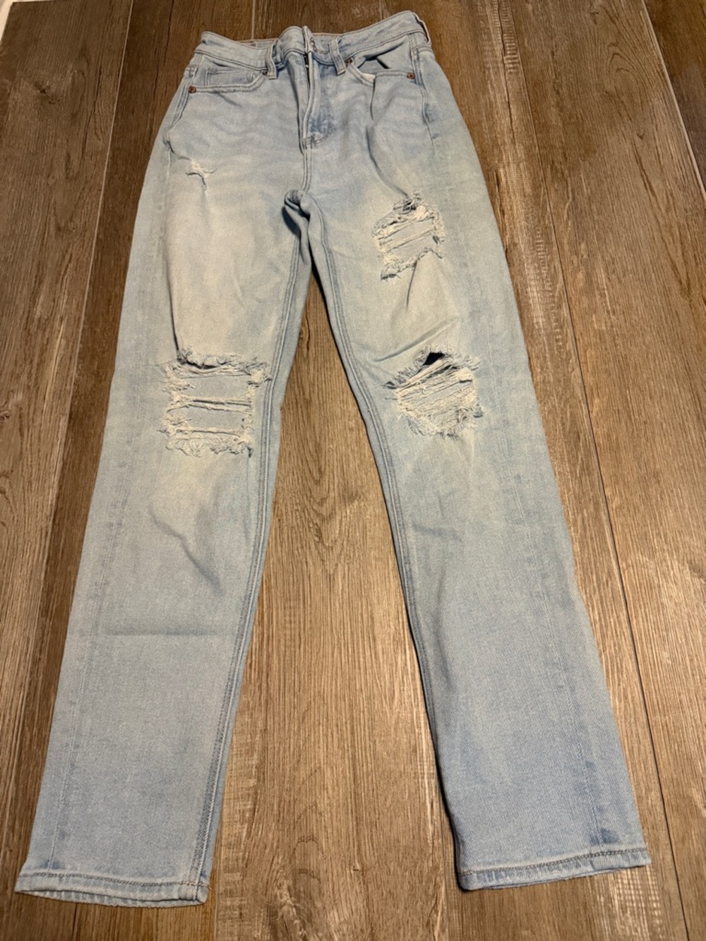 American Eagle Outfitters Mom Straight Jean